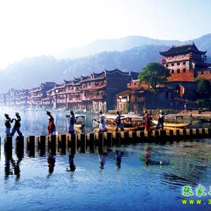 LH線：鳳凰古城、古苗寨神秘湘西一日游！