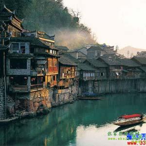 喜樂F線：（熱賣）天門山、天子山、袁家界、鳳凰古城純玩四日游