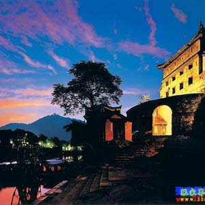 喜樂L線：天門山、張家界、袁家界、猛洞河、鳳凰古城超經(jīng)典五日游